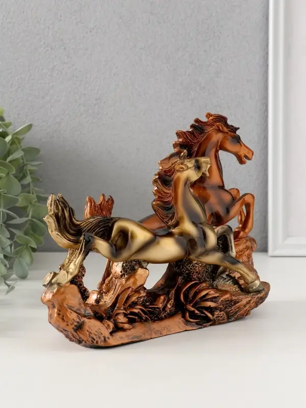 Сувенир полистоун Сувенир полистоун "Дикие лошади скачут в прериях" под бронзу 20х5,5х15 см