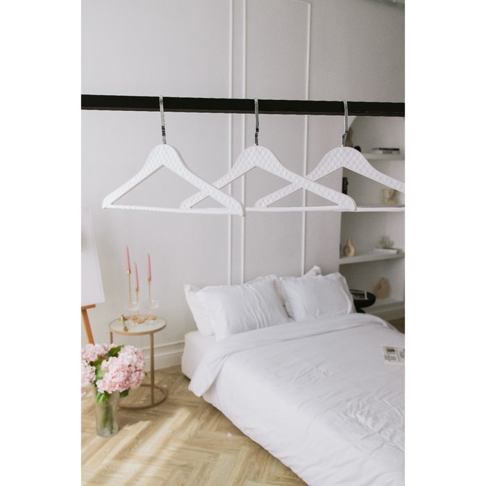 Плечики - вешалки для одежды LaDо́m Eliot, 44×24 см, 3 шт, широкие плечики, цвет белый Плечики - вешалки для одежды LaDо́m Eliot, 44×24 см, 3 шт, широкие плечики, цвет белый