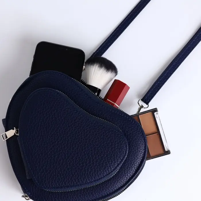 Сумка женская кросс-боди на молнии, в форме сердца, 20×5×16 см, тёмно-синяя Сумка женская кросс-боди на молнии, в форме сердца, 20×5×16 см, тёмно-синяя