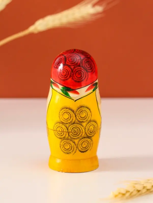 Матрёшка дерево &laquo;Галина&raquo;, красный платок, 4 кукольная, 9 см