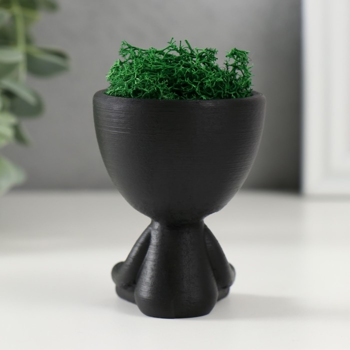 Кашпо бетонное мини Кашпо бетонное мини "Мистер Грин йог"со мхом черный 5,3х6х7 см (мох зеленый стабилизир.)