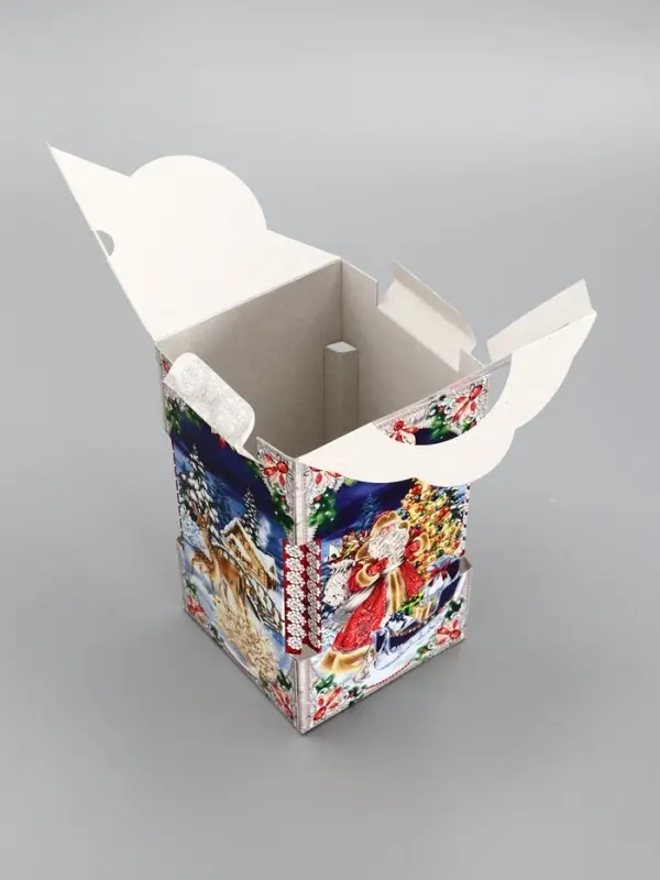 Подарочная новогодняя коробка «Чудесный», для сладких подарков, 10.6×10.6×18.8 см Подарочная новогодняя коробка «Чудесный», для сладких подарков, 10.6×10.6×18.8 см