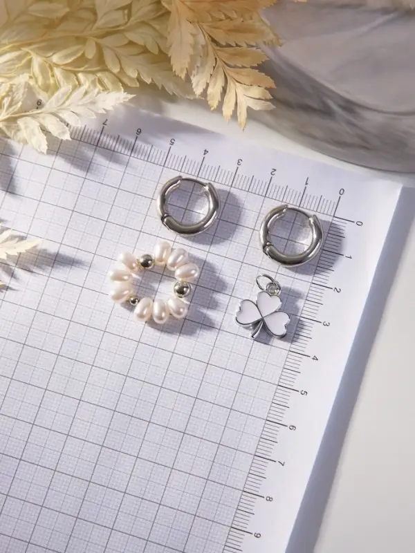 Серьги со съёмным элементом &laquo;Трансформер&raquo;, клевер-сердце, бело-бежевые в серебре