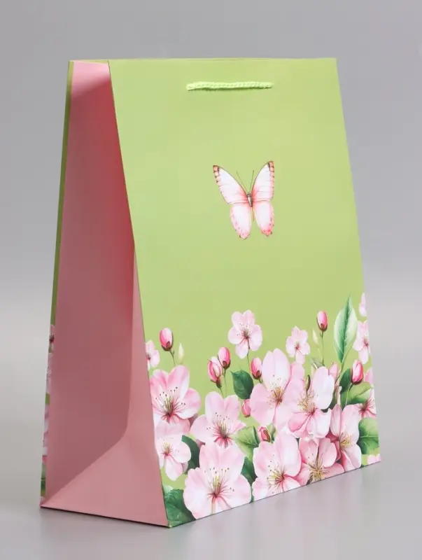 Пакет подарочный ламинированный &laquo;Цветы и бабочка&raquo;, 26&times;12&times;32 см