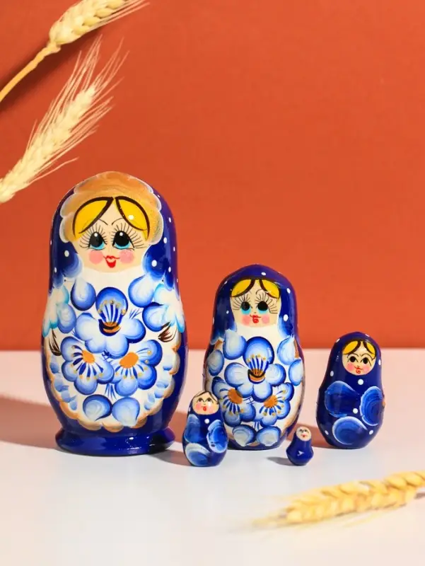 Матрёшка дерево &laquo;Клава&raquo;, голубое платье, 5-кукольная, 10.5-11.5 см