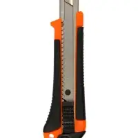 Нож универсальный ЛОМ, 2К корпус, металлическая направляющая, 18 мм