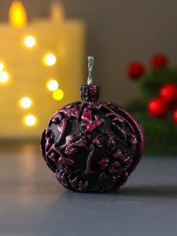 Свеча "Новогодний шарик", 55х55 мм, розовая роспись