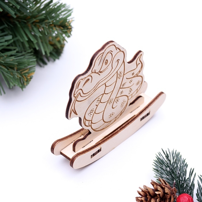 Сувенир качалка Сувенир качалка "Недовольная змея 2025", 9,7 х 8,8 х 2 см