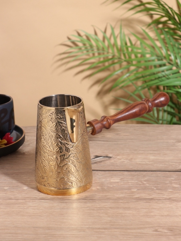 Турка "Золотые узоры" латунь, с деревянной ручкой, 450 мл