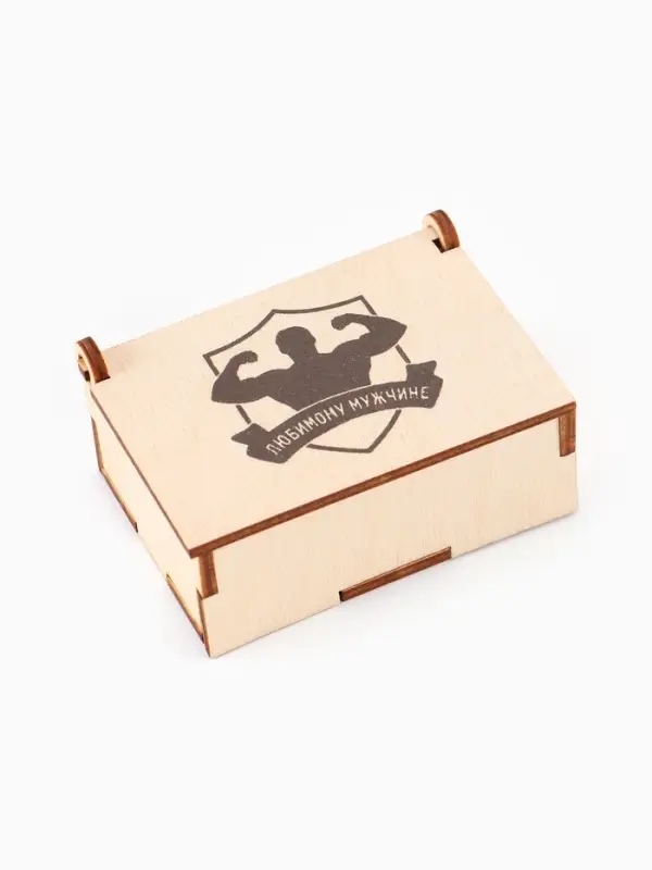 Коробка подарочная деревянная &laquo;Любимому мужчине&raquo; 8.5&times;6&times;3.5 см