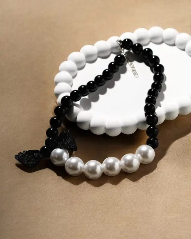 Бусы &laquo;Бантик&raquo;, крупный жемчуг, шар №12-18, черно-белые, 41 см