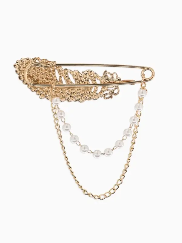Булавка &laquo;Перо&raquo; в стразах, цепочка, жемчуг, L=7.5 см, цвет белый в золоте
