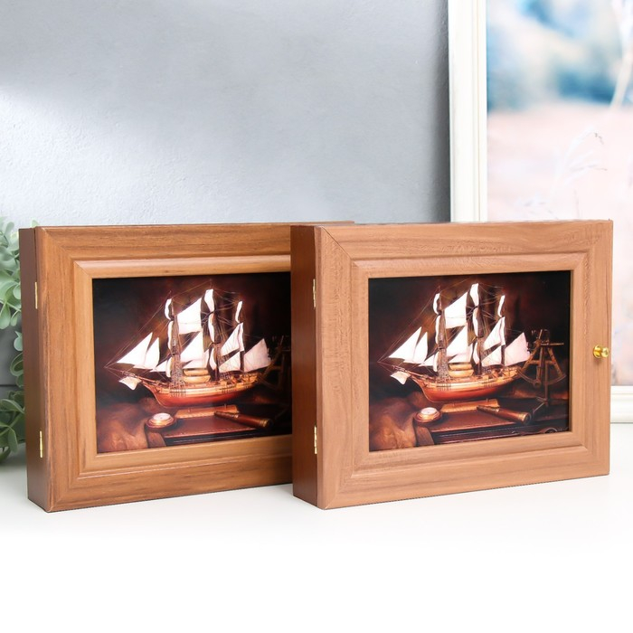 Ключница Ключница "Корабль" орех 19х24 см МИКС