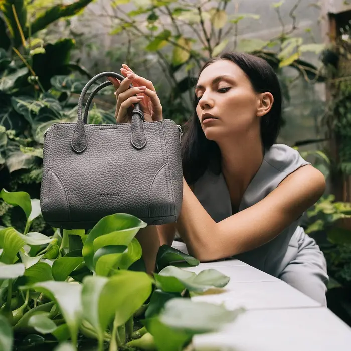 Сумка женская тоут TEXTURA на молнии, 25&times;7&times;21 см, однотонная, серая