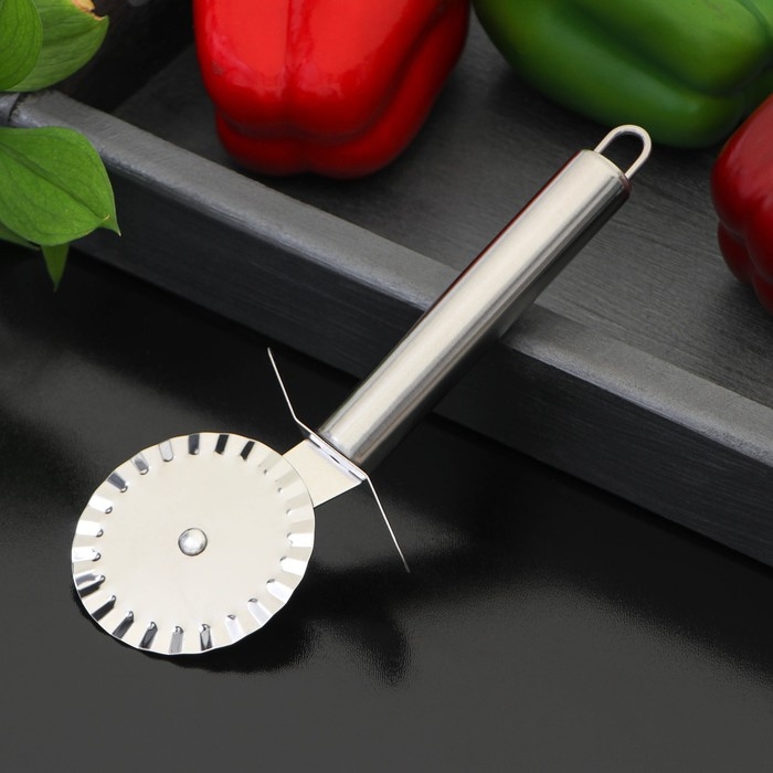 Нож для теста и пиццы Доляна «Металлик», 20 см, цвет серебряный Нож для теста и пиццы Доляна «Металлик», 20 см, цвет серебряный