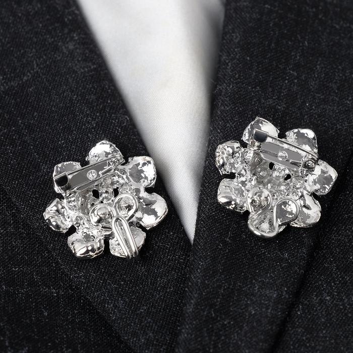 Зажим для кардигана «Цветок», цвет голубой в серебре Зажим для кардигана «Цветок», цвет голубой в серебре