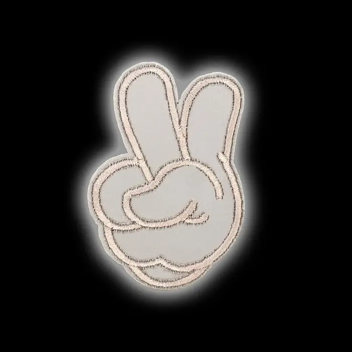 Светоотражающая термонаклейка «Всем мир», 6,3 × 4,3 см, цвет серый, цена за 1 штуку Светоотражающая термонаклейка «Всем мир», 6,3 × 4,3 см, цвет серый, цена за 1 штуку