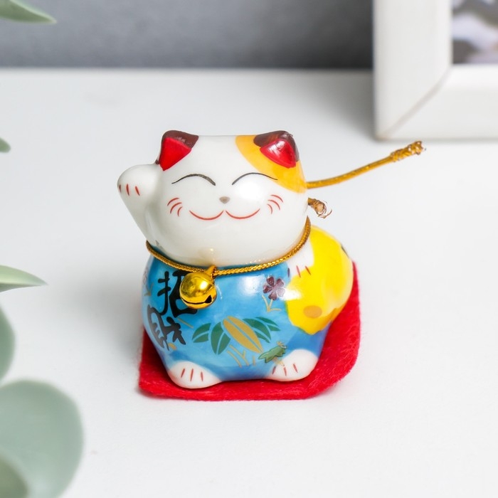 Сувенир керамика Сувенир керамика "Манэки-нэко с аксессуарами" 4,5х3,8х4,6 см набор 5 шт