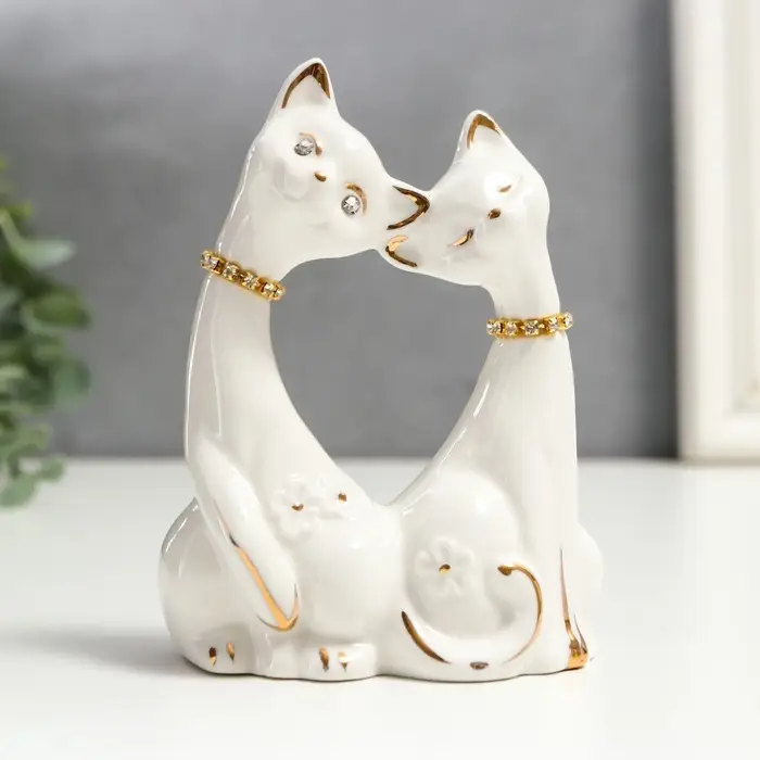 Фигурка керамика &laquo;Белые кот и кошка в цветок, ошейник из страз&raquo;, 12&times;9&times;4.5 см