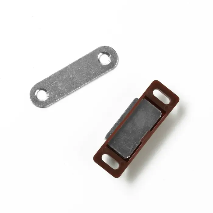 Магнит мебельный M001BR, 41×13, маленький, коричневый