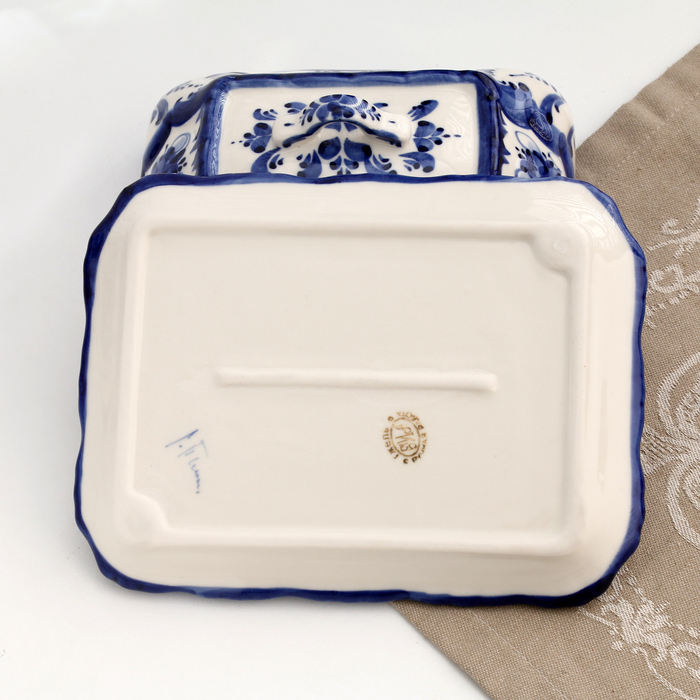 Масленка прямоугольная, гжель, фарфор, 12х18 см Масленка прямоугольная, гжель, фарфор, 12х18 см