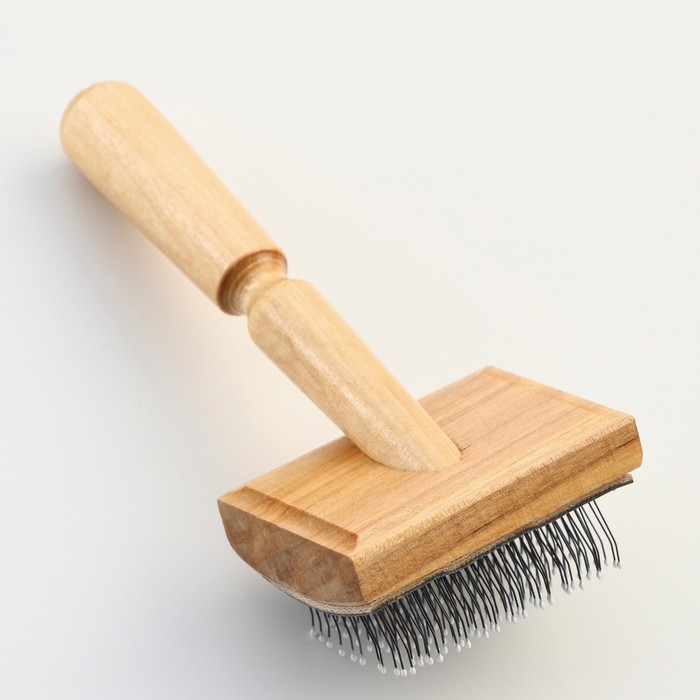 Щётка - пуходёрка деревянная с каплями, основание 60 х 50 мм Щётка - пуходёрка деревянная с каплями, основание 60 х 50 мм