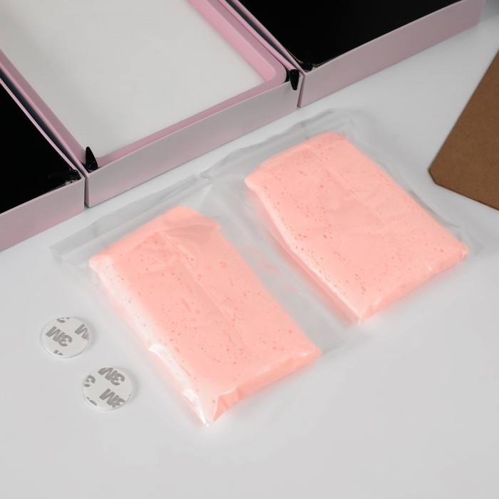 Фоторамка пластик 13х18 см с полим.глиной Фоторамка пластик 13х18 см с полим.глиной "Отпечаток ладошки и ножки" розовая 20,5х46,5 см