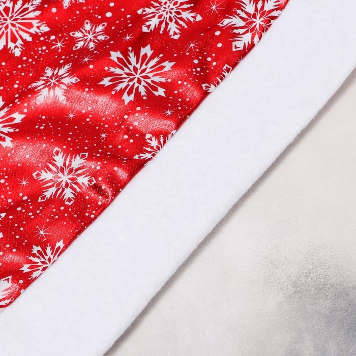Колпак новогодний  Колпак новогодний "Белые снежинки" 28х40 см, красный