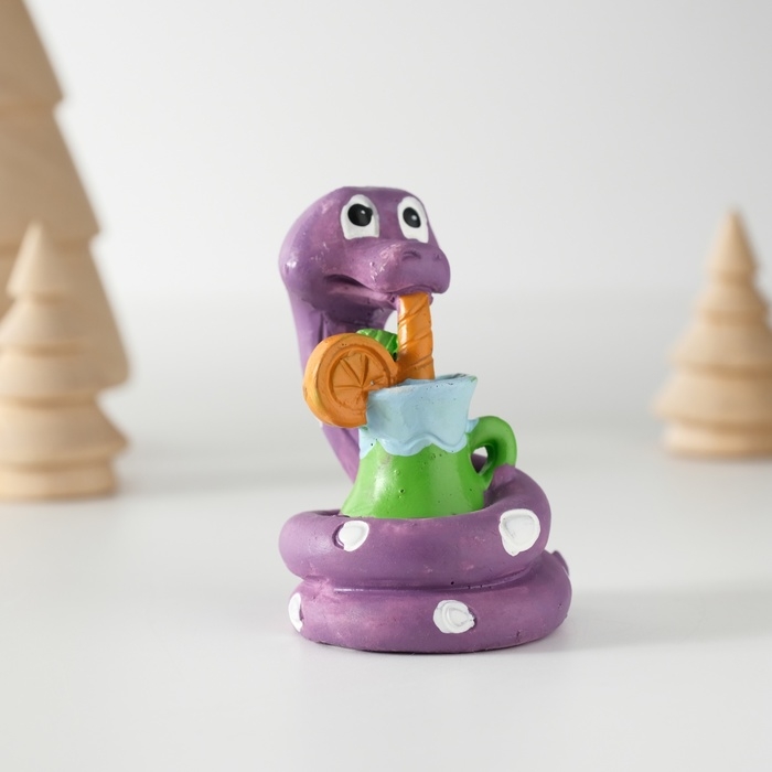 Сувенир полистоун Сувенир полистоун "Змей с бокалом смузи" 3,5х6 см