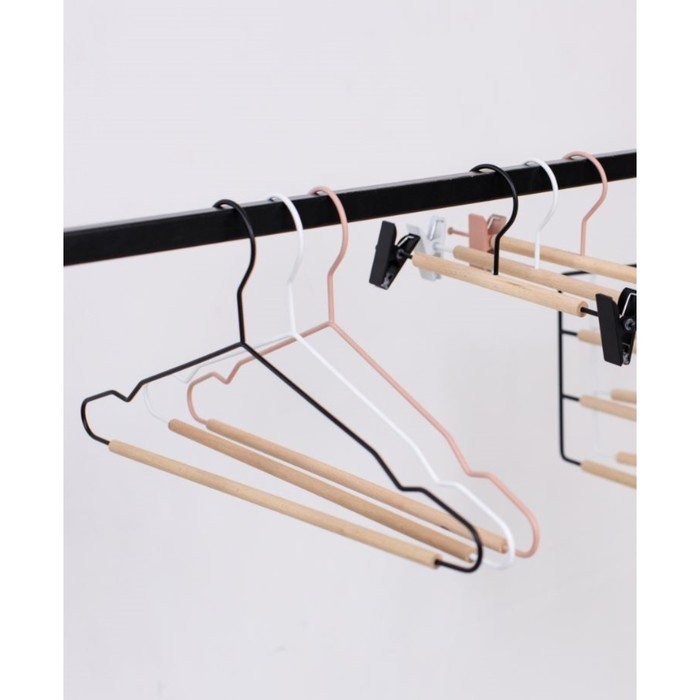 Плечики - вешалка для одежды LaDо́m Laconique, 42×19,5×1см, цвет чёрный Плечики - вешалка для одежды LaDо́m Laconique, 42×19,5×1см, цвет чёрный