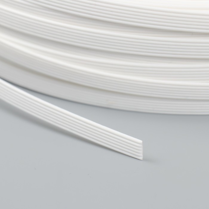 Ротанг искусственный 8 мм 100 м волна (белый) Ротанг искусственный 8 мм 100 м волна (белый)