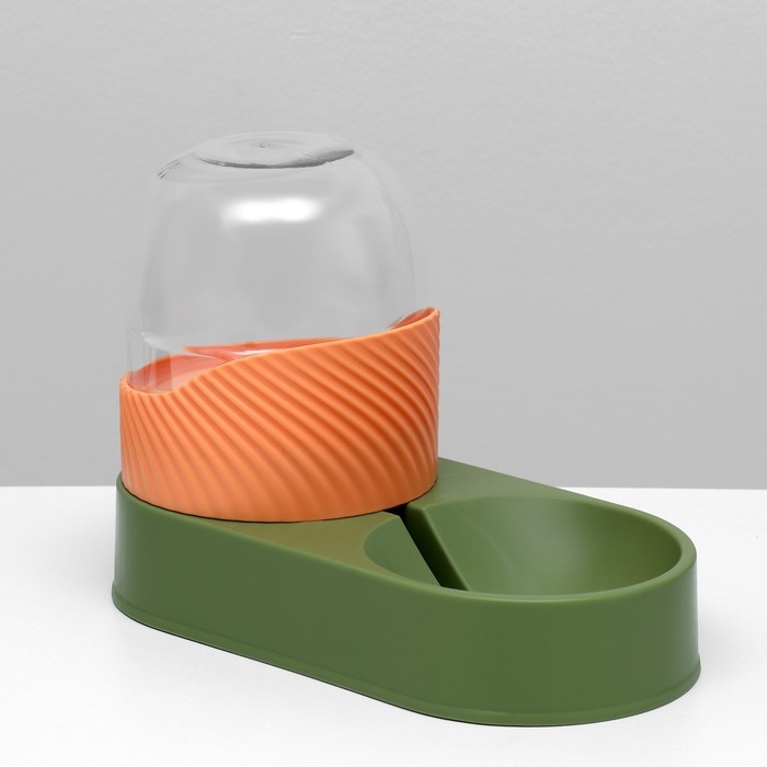 Автопоилка для животных 2,5 л, зелено-оранжевый Автопоилка для животных 2,5 л, зелено-оранжевый
