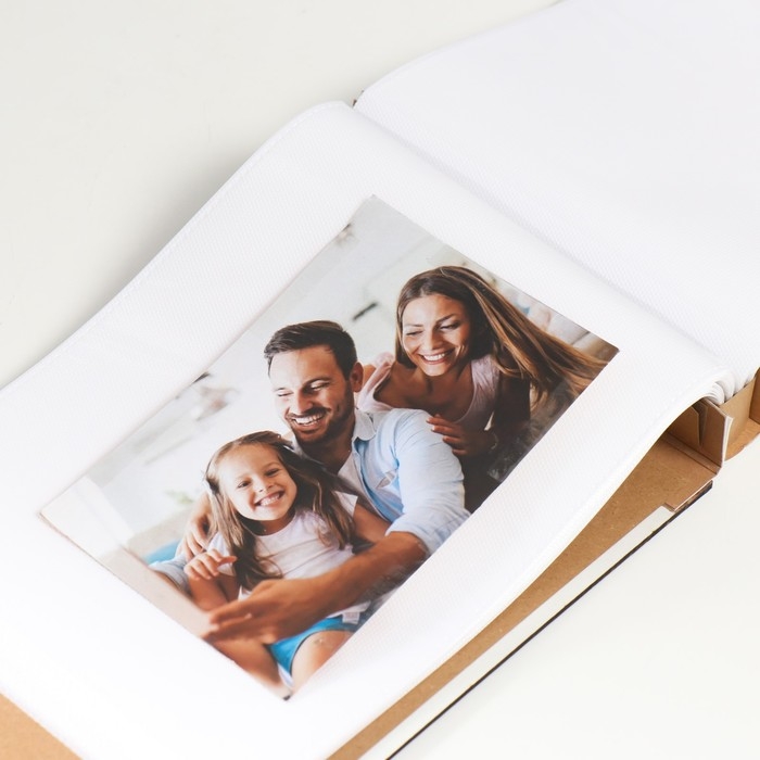 Фотоальбом на 52 фото 15х20 см Фотоальбом на 52 фото 15х20 см "Белые цветы и бабочка" дерево, блеск 4х17,4х25 см