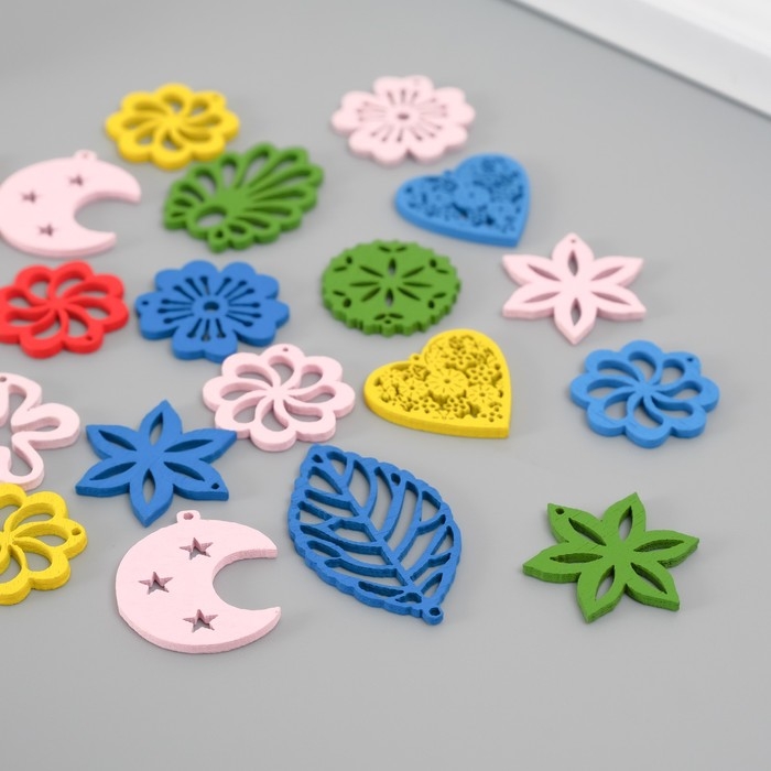 Декор для творчества дерево Декор для творчества дерево "Резное ассорти" цветной набор 20 шт 2х2,5 см