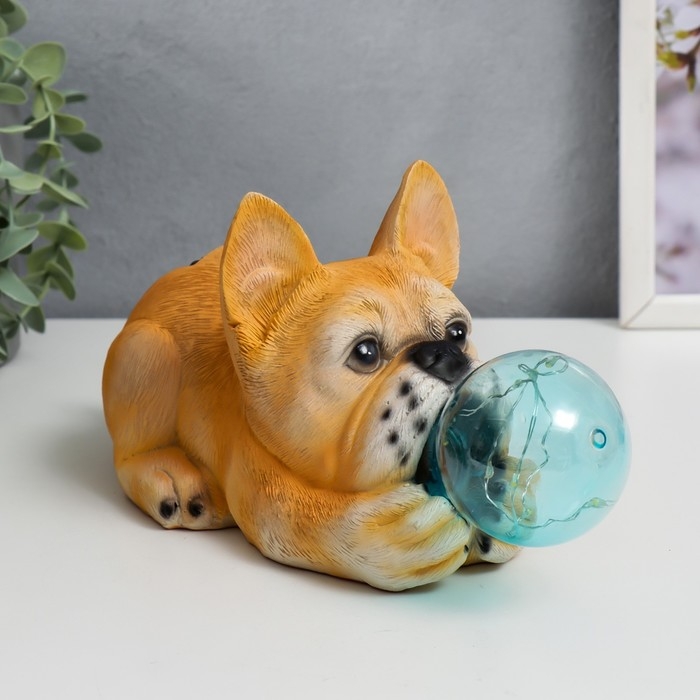 Сувенир полистоун свет Сувенир полистоун свет "Бульдог и мыльный пузырь" от солнечной батареи 12х11,5х26 см