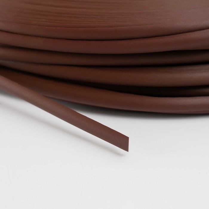 Ротанг искусственный гладкий 6 мм 100 м полутрубка (каштан) Ротанг искусственный гладкий 6 мм 100 м полутрубка (каштан)