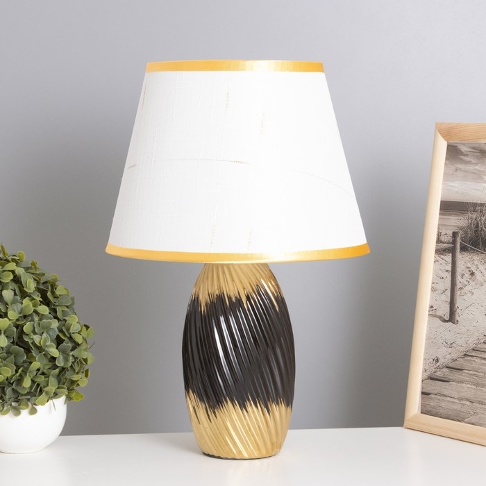 Лампа настольная Лампа настольная "София" 1х40Вт Е14 черный/золото 24х24х40см