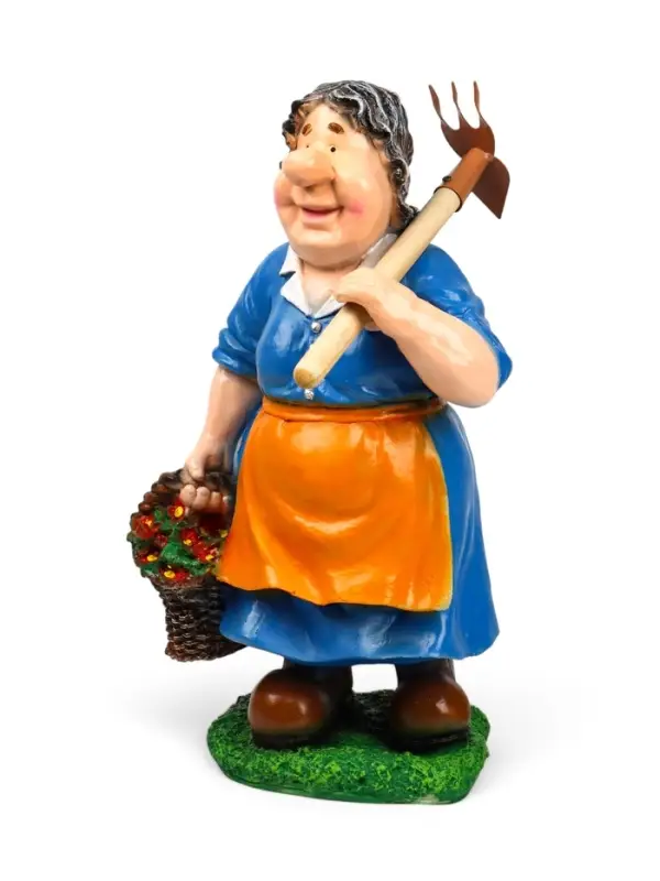 Садовая фигура из полистоуна «Баба с тяпкой», 63×23×27 см Садовая фигура из полистоуна «Баба с тяпкой», 63×23×27 см