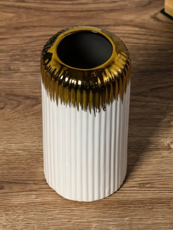 Ваза керамика настольная Ваза керамика настольная "Дакей" d=20х10, d=6 см, белый