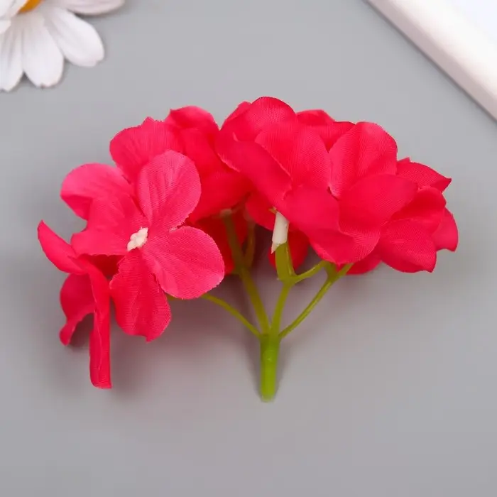 Цветы для декорирования "Гортензия" ярко-розовые 10х10 см