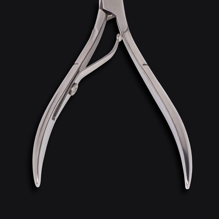 Кусачки маникюрные для кутикулы «Premium», 10,2 см, длина лезвия - 6 мм, на блистере, цвет серебристый Кусачки маникюрные для кутикулы «Premium», 10,2 см, длина лезвия - 6 мм, на блистере, цвет серебристый