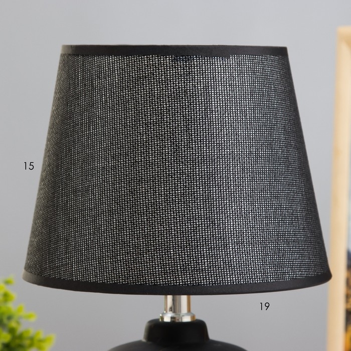 Настольная лампа Настольная лампа "Агас" E14 40Вт черный-золото 20х20х31 см RISALUX