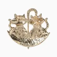 Брошь &laquo;Кошки&raquo; в зонте, осенняя, цвет коричневый в золоте