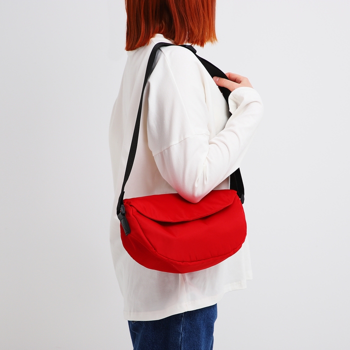 Сумка молодёжная на молнии, цвет красный Сумка молодёжная на молнии, цвет красный