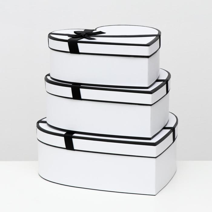 Набор коробок 3 в 1 Набор коробок 3 в 1 "Сердца", 33 x 32 x 11,5 - 26 x 25 x 9,5 см