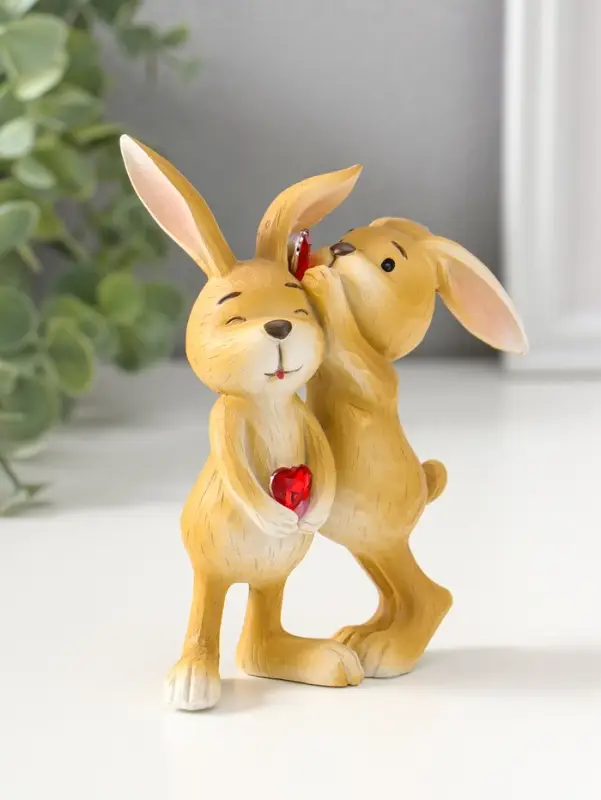 Сувенир полистоун "Зайчики с сердечком - хочешь расскажу секрет?" 12,5 см