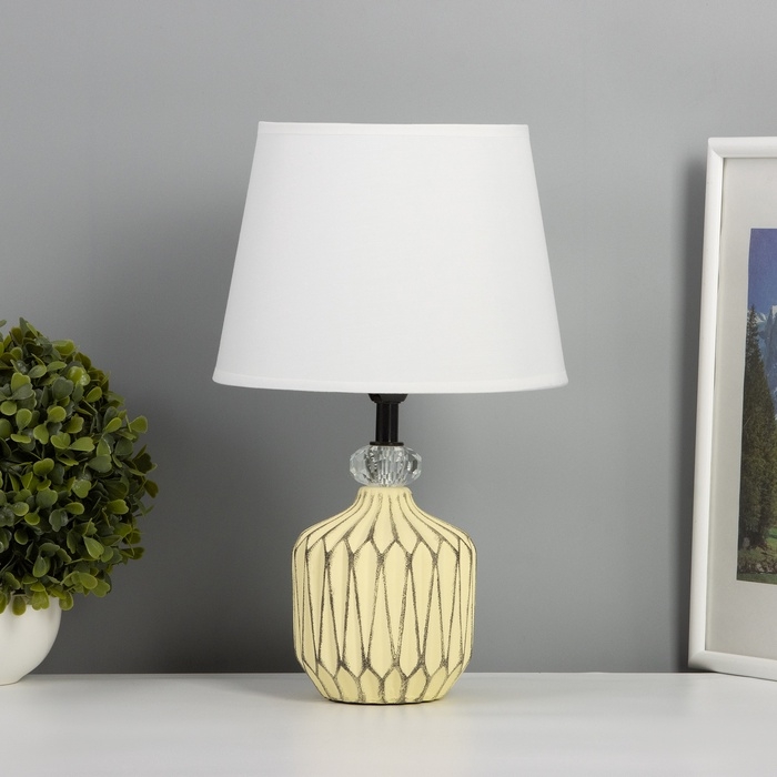 Лампа настольная Лампа настольная "Стремление" 1х40Вт Е14 желтый 20х20х33см