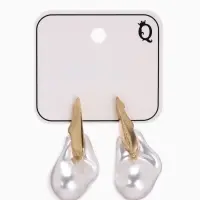 Серьги жемчуг "Капля борроко", цвет белый в золоте Серьги жемчуг "Капля борроко", цвет белый в золоте
