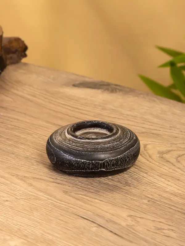 Подсвечник из дерева джати, d=3 см, 10&times;10&times;4 см, тёмно-коричневый