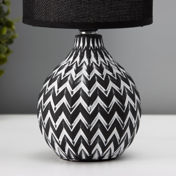 Настольная лампа с абажуром RISALUX «Руби», Е14, 40 Вт, бело-чёрный, 13×13×27 см Настольная лампа с абажуром RISALUX «Руби», Е14, 40 Вт, бело-чёрный, 13×13×27 см